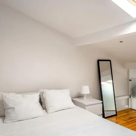 Charming With Ac And Loft On Ground Floor Apartamento *