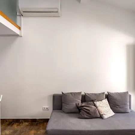 Charming With Ac And Loft On Ground Floor Apartamento