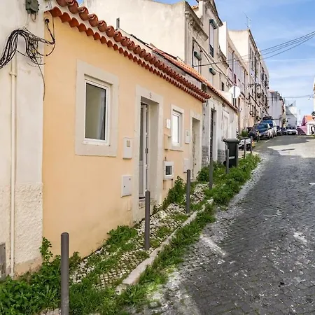 Charming With Ac And Loft On Ground Floor Lisboa