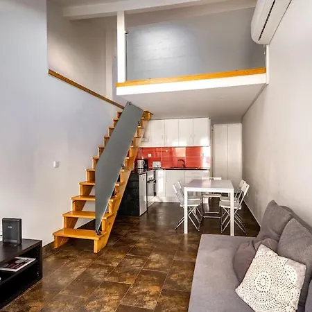Charming With Ac And Loft On Ground Floor Apartamento