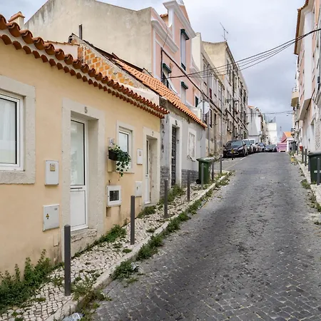 Lägenhet Loft In Graca With Ac On Ground Floor By Lisbeyond