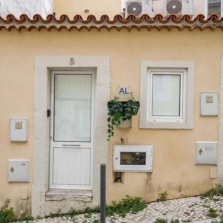 Loft In Graca With Ac On Ground Floor By Lisbeyond Апартаменты